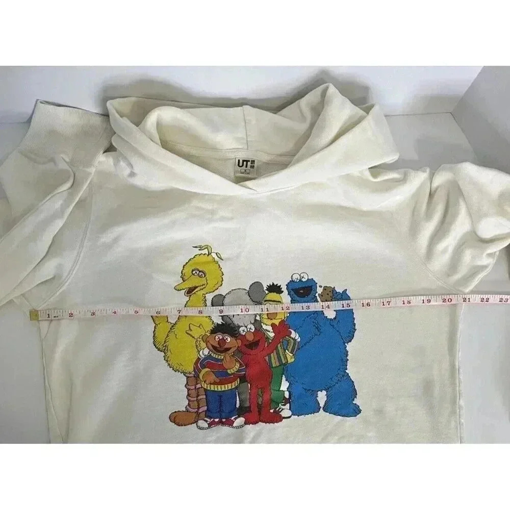 ✨ KAWS x Sesame Street Uniqlo Hoodie | Streetwear Art Grails ✨ - Picture 5 of 12